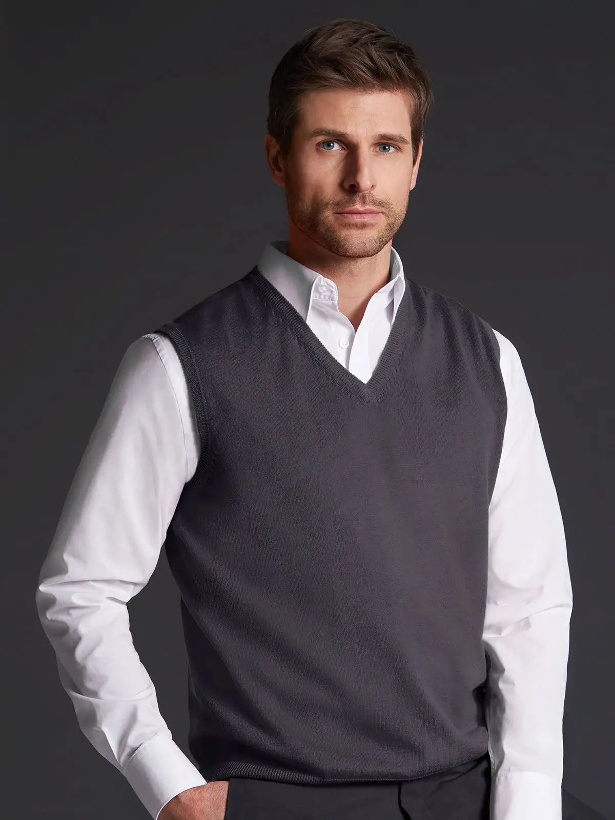 Men's V-Neck Pullover - Daiber